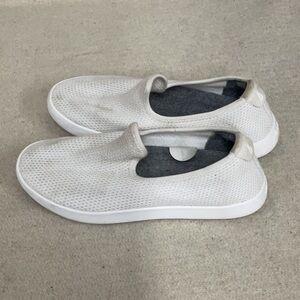 EUC Woman’s ALLBIRDS slip on shoes